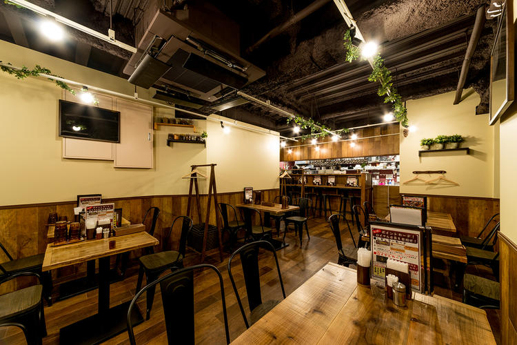 木の温もり&オシャレな店内☆