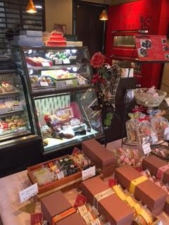 生菓子菓子から焼き菓子まで幅広く展開。