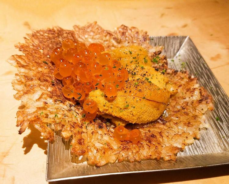 焼きウニおこげのイクラ掛け