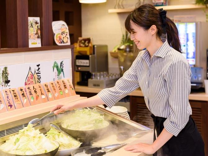保湿機能付きのブッフェ台で野菜もおいしく