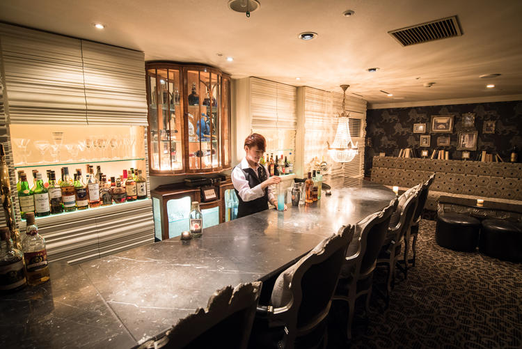 BAR V