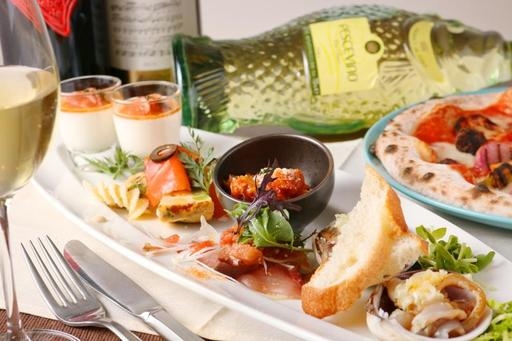 西区の野菜を中心に彩り豊かな前菜プレート