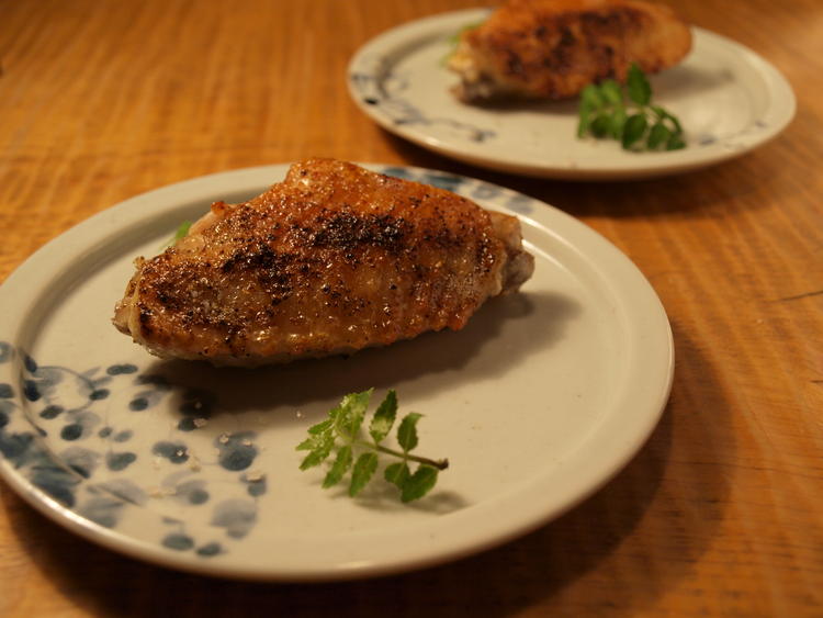 ・特注の炭焼き台で焼く炭焼き料理