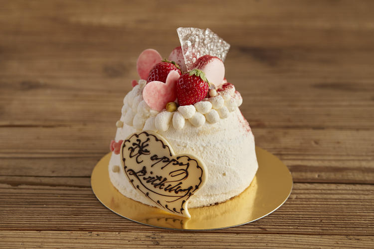 *オーダーメイドの誕生日ケーキも…