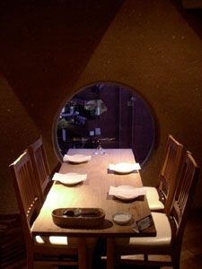 落ち着いてお料理をお楽しみいただいてます