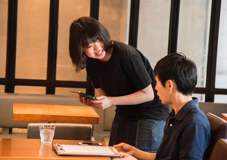 サービススタッフ大募集中!