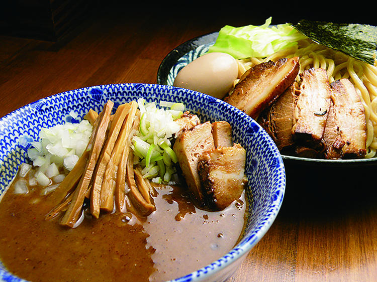 蕾 本家