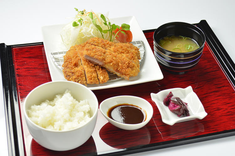 和食(松坂豚とんかつ定食)