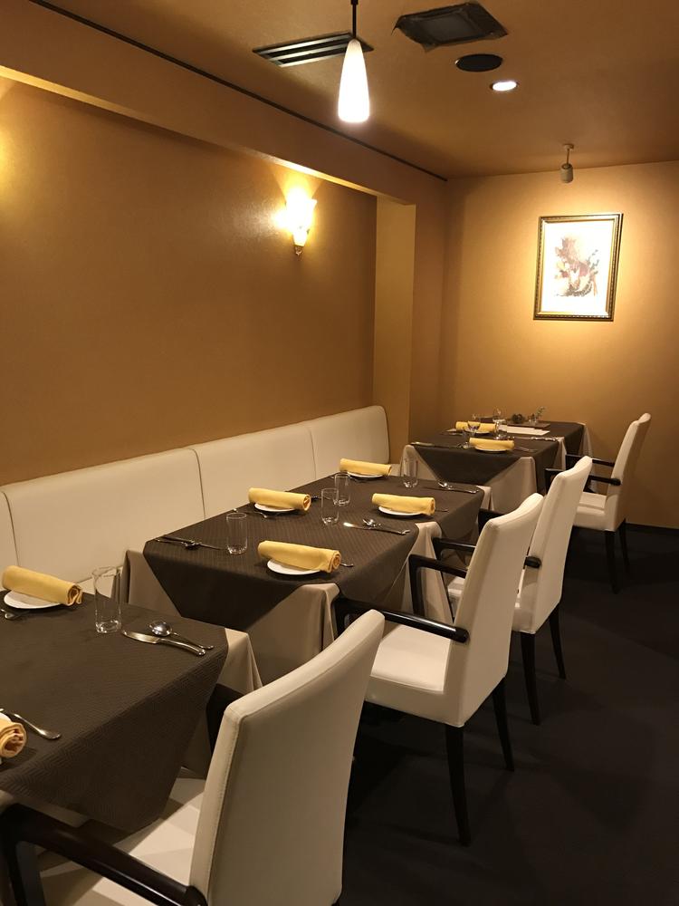 キャラントキャトル店内
