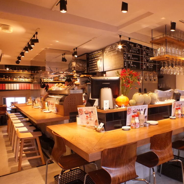 程よくオシャレ♪居心地の良い店内