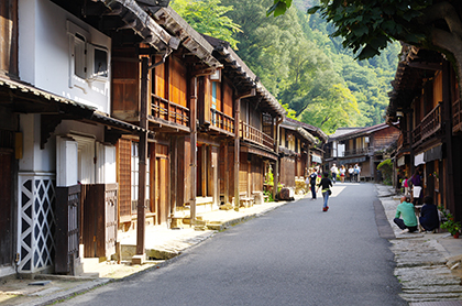 妻籠宿。山菜園近くの宿場町です。