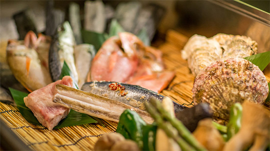 独自ルートの活〆のお魚も絶品☆