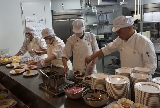 大学体育寮の食堂