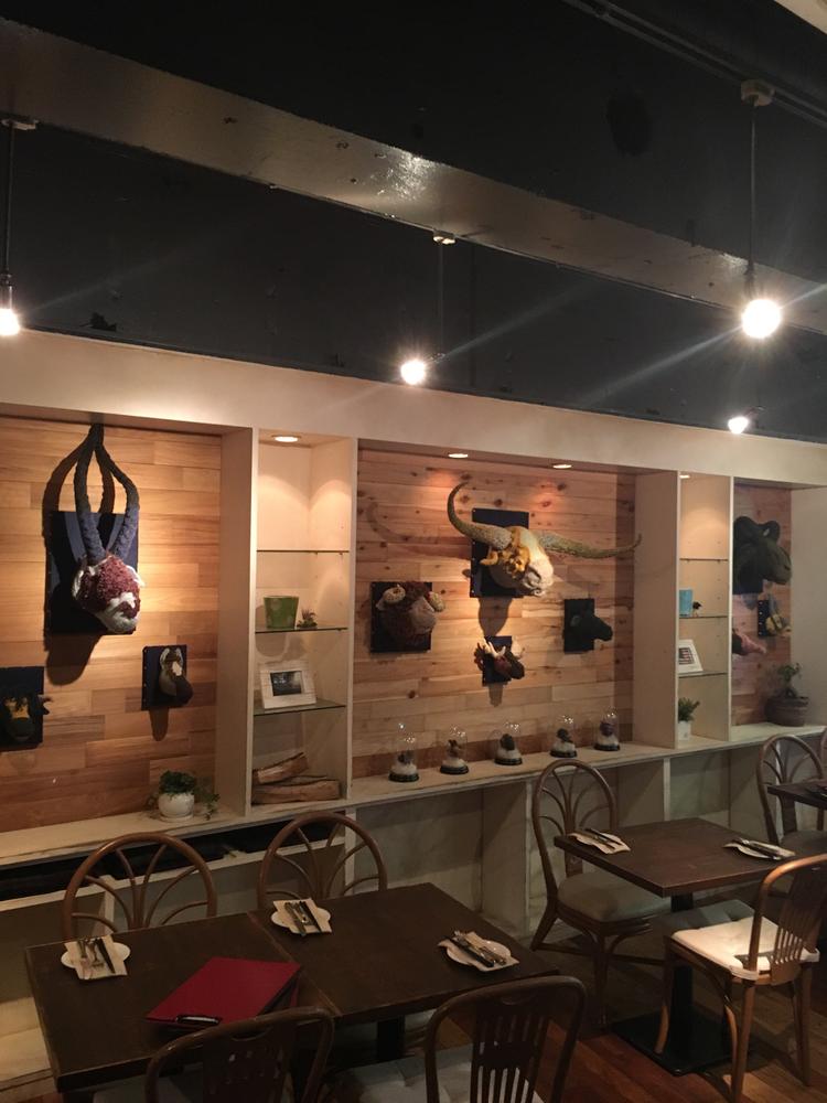 季節ごとにアートプロデューサーによる展示