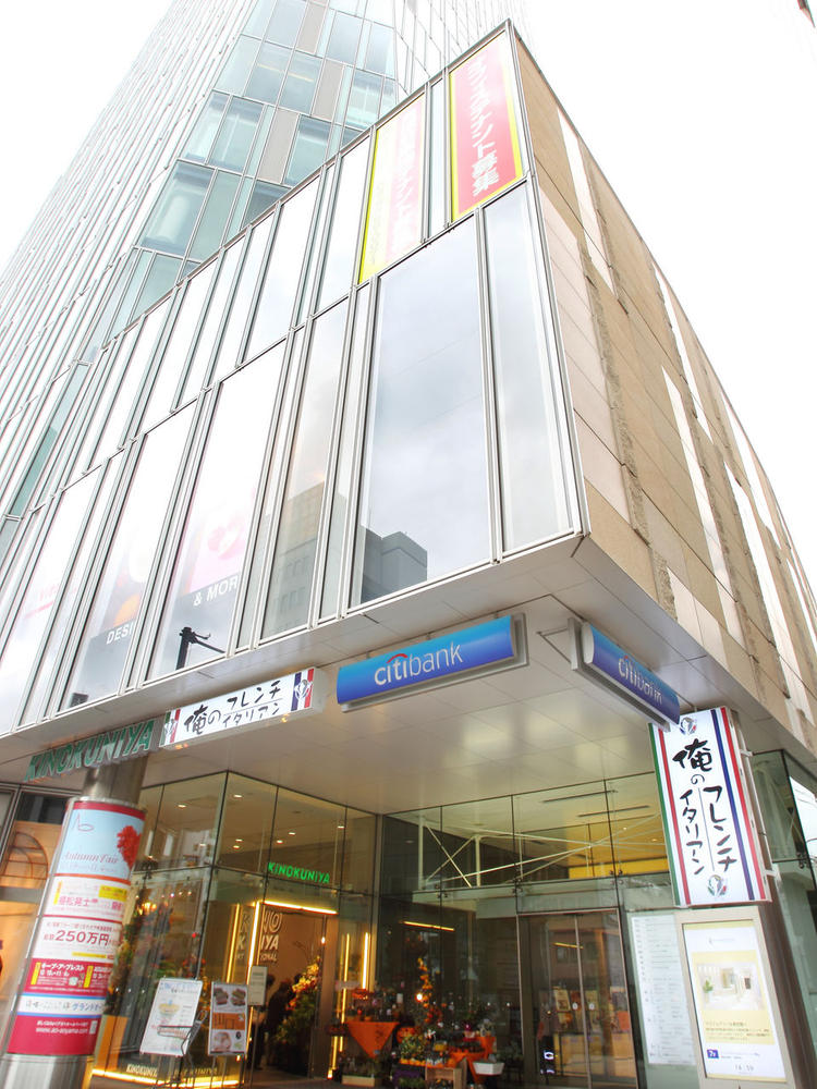 駅出口徒歩30秒