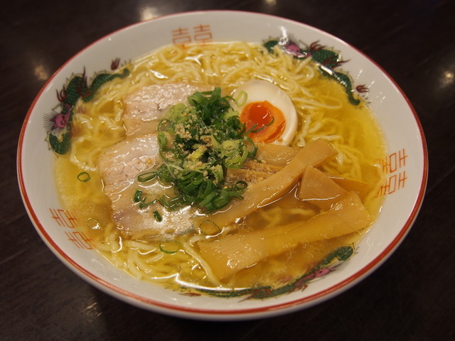 信玄鶏のガラと魚介の出汁で。