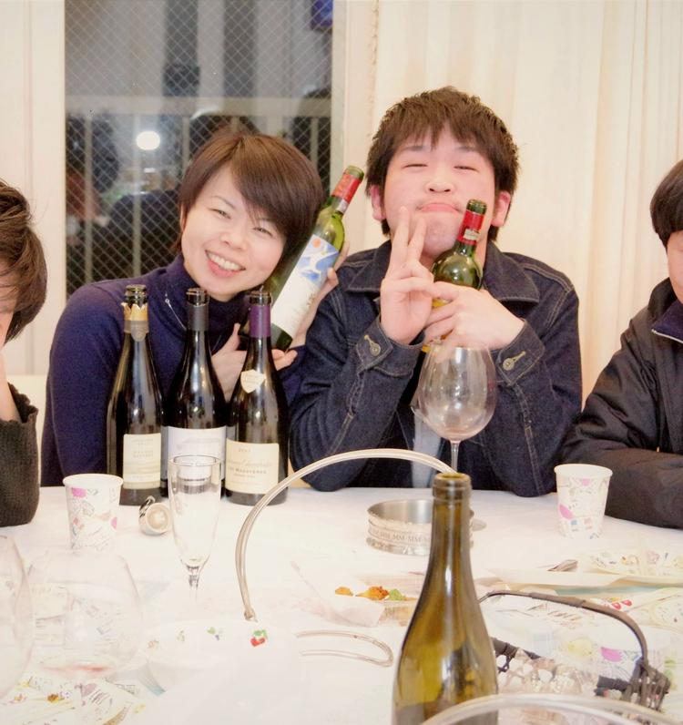 休日は皆でわいわいワイン会