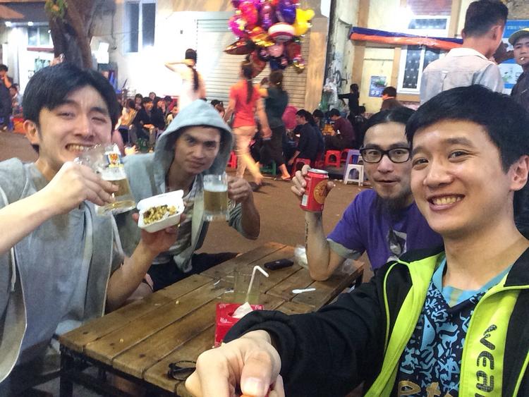 年1回 希望者はベトナム研修旅行も!