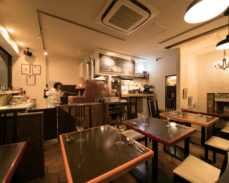 洗足池新店舗もオープンキッチンでお洒落。