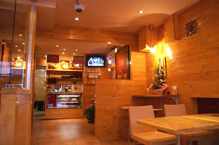 20席ほどの店内