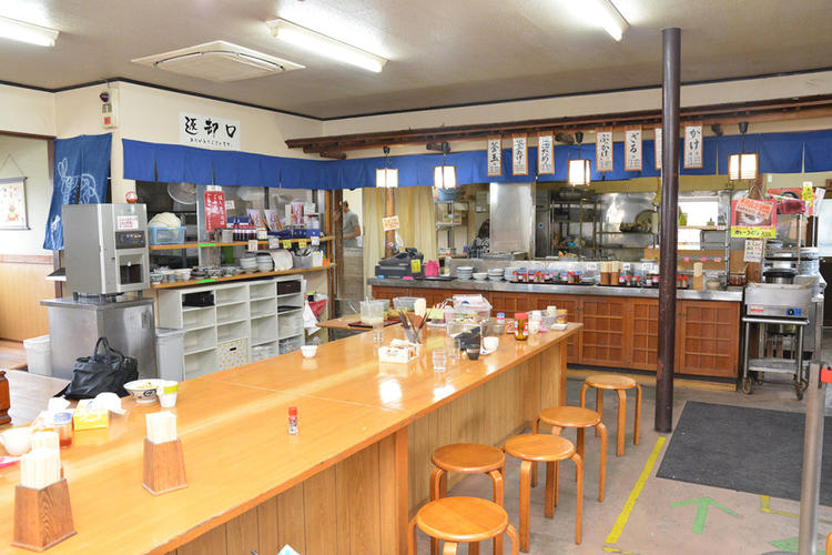 香川本店の内観