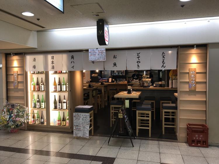 ファサードにも日本酒がいっぱいです