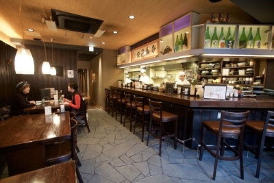 店内。この奥に座敷があります 全66席