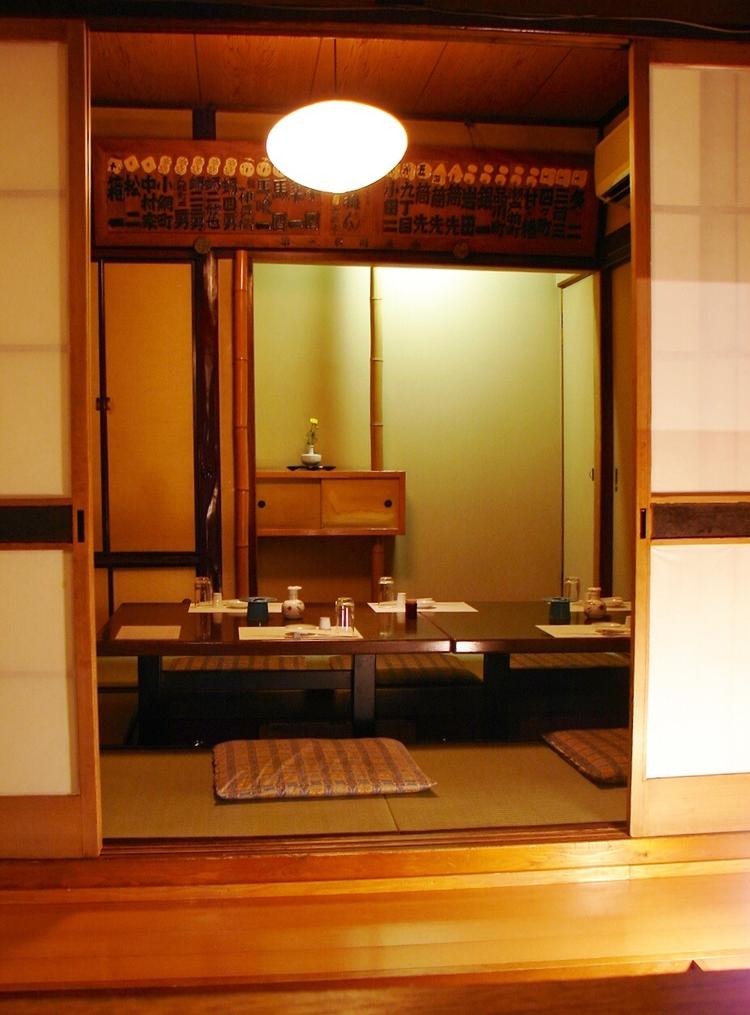 本店掘りごたつ個室は江戸情緒を
