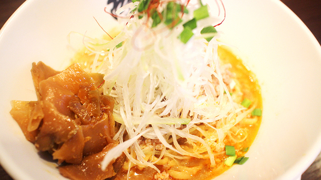 汁なし担担麺も大人気!