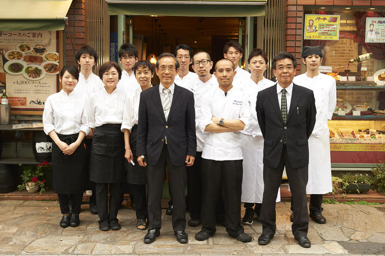 家族経営でみんな仲良し。社員も家族です。
