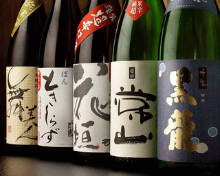 日本酒の品ぞろえは随一!たくさん学べます