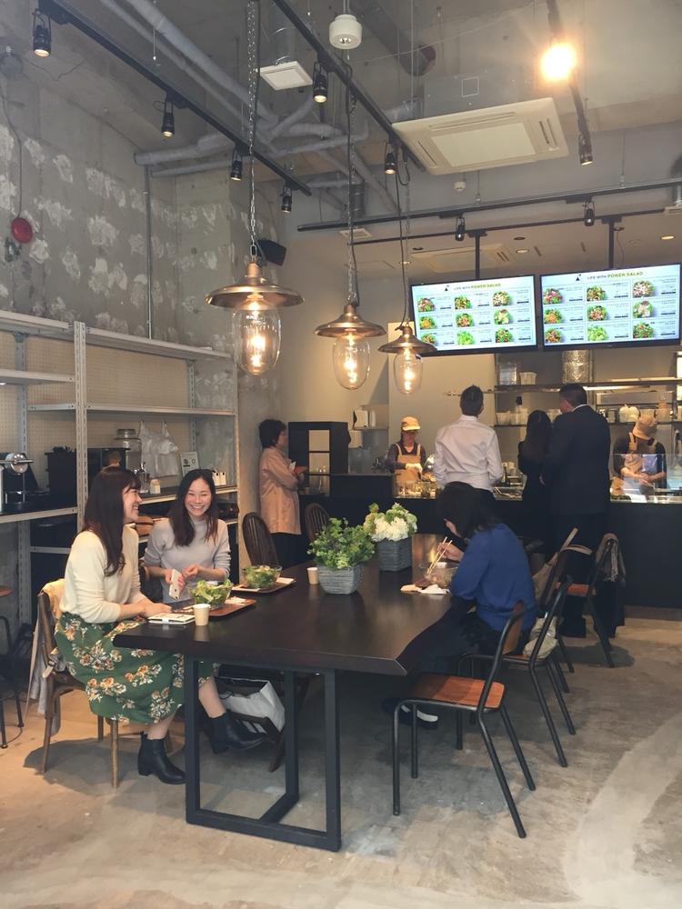 市ヶ谷店 店内の様子