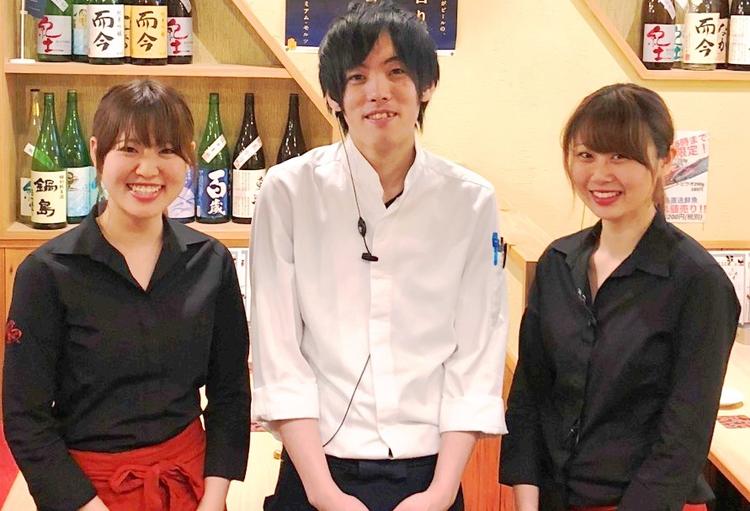 調理、ホール、垣根なく温かい雰囲気