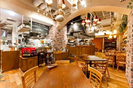 地下1階はファミリーでも楽しんで頂きたい