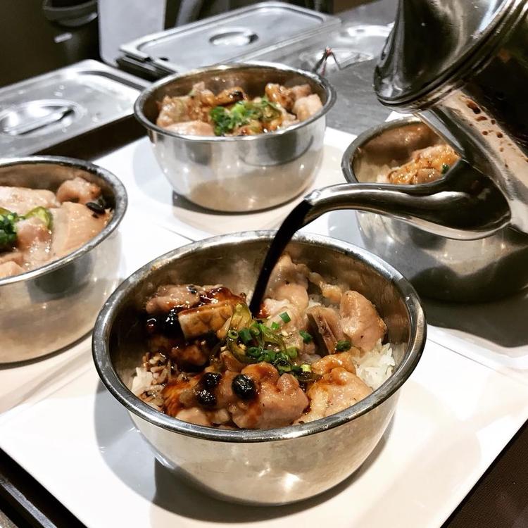オーダー必須!スペアリブの蒸し飯