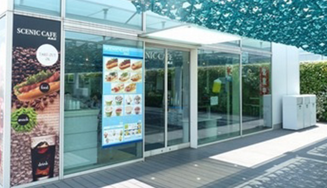 昼の店舗外観