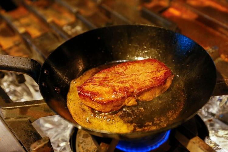こだわりの食材を使って、料理を提供します