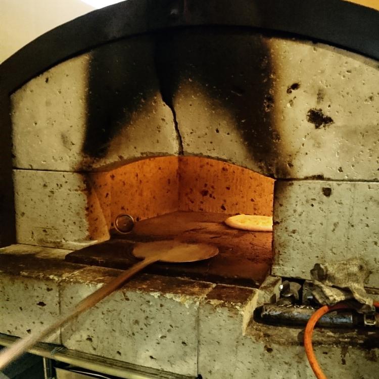自家製生地の石窯焼ピッツァ!