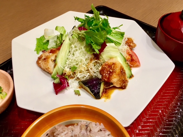 ヘルシー料理から季節料理迄提供