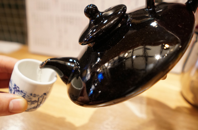 北九州地方での焼酎を燗で飲む黒じょか