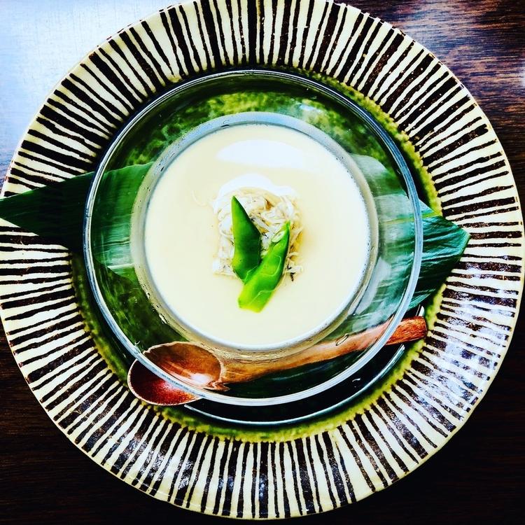 目でも舌でも楽しめる美味しい料理も魅力!