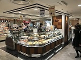 店舗は10店舗都内近郊含む