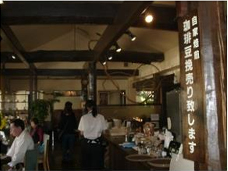 お昼の店内