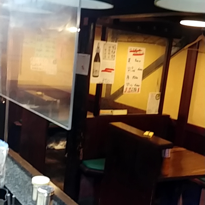 木造りの店内、各店舗こだわりの店