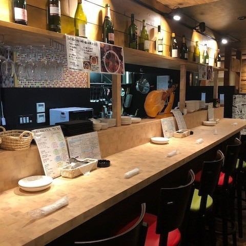 お客様の目の前で調理!オープンキッチン