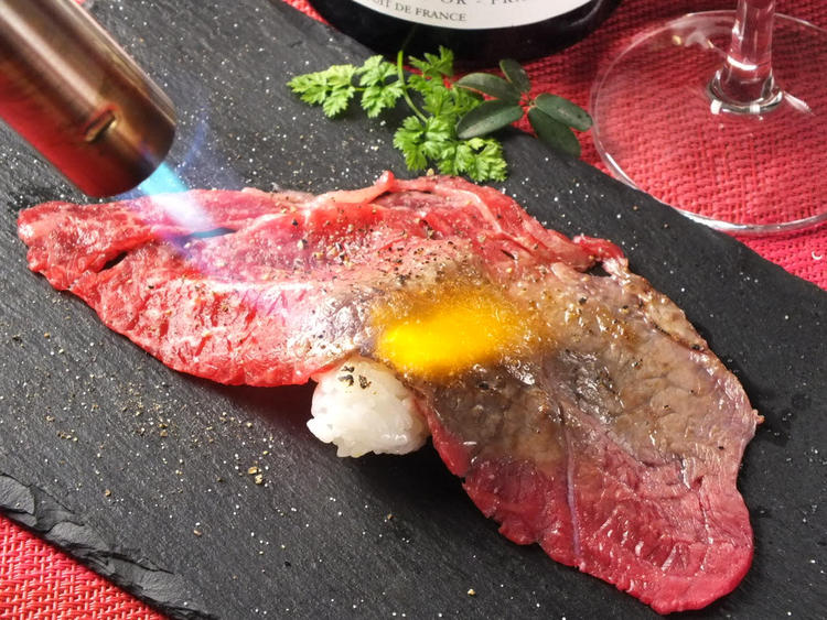虹名物!炙り肉寿司!