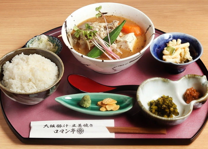 大坂豚汁・生姜焼き ロマン亭