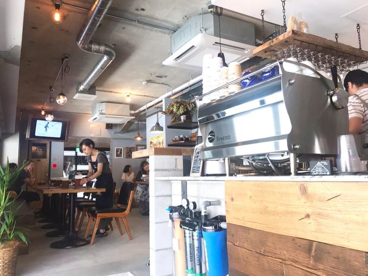日本離れした開放的な店内♪