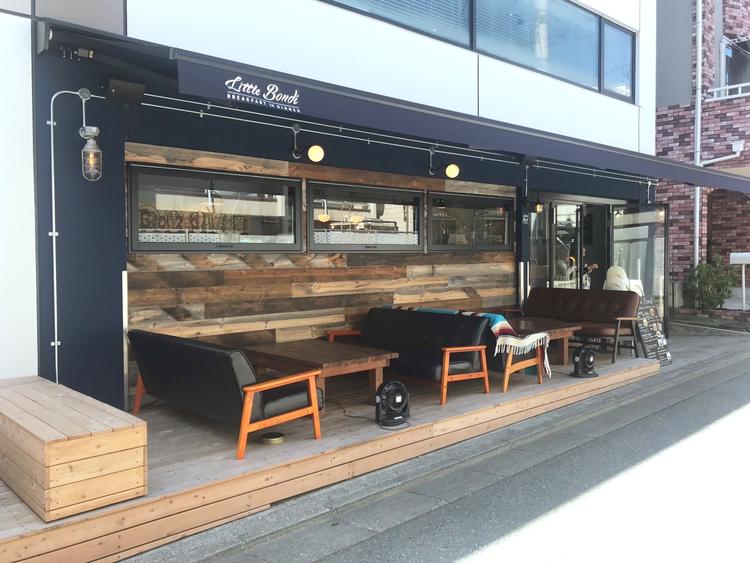 ビーチ沿いのようなテラス席♪