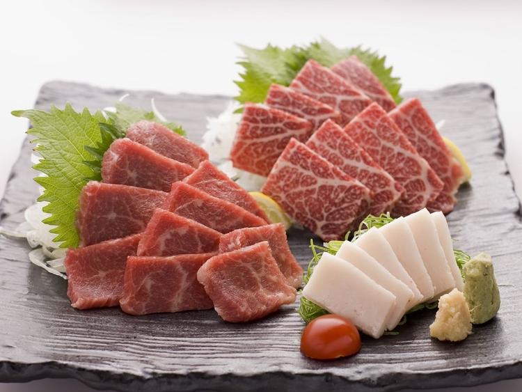 もつ鍋等の九州料理やふぐ料理をご用意